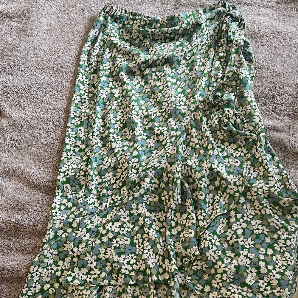 Max Studio Green and White Floral Maxi Skirt